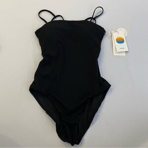 Vuori Women’s Dune One Piece Swimsuit Bathing Suit XS Sporty Sun Support NWT